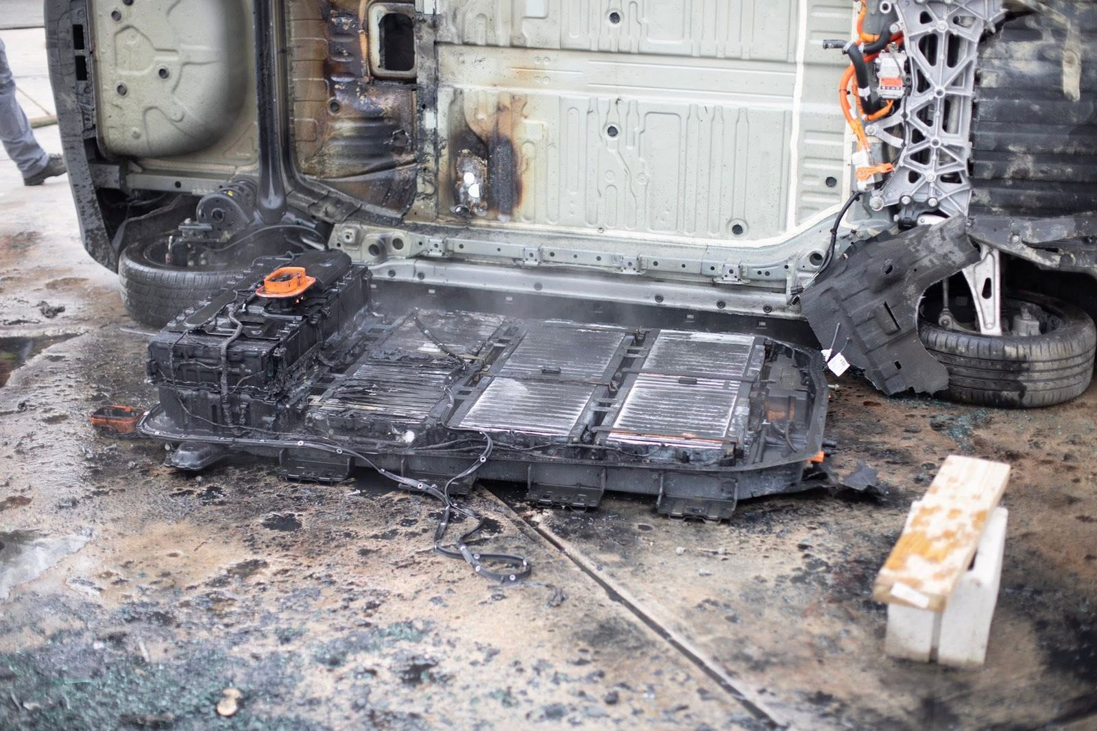 Curso Avanzado en Seguridad Integral de Sistemas de Baterías de Ion-Litio para Electromovilidad