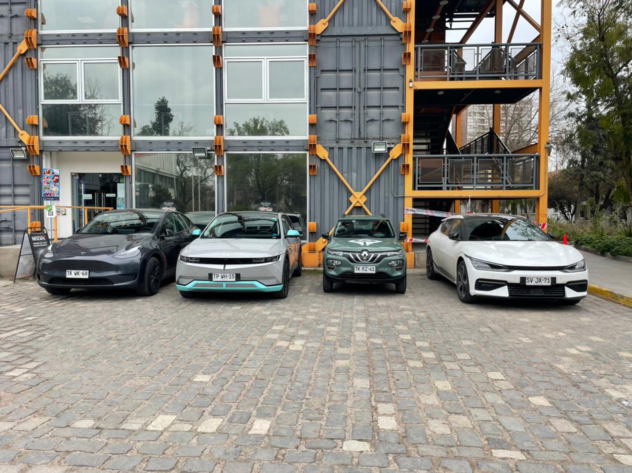 Fortaleciendo nuestro expertise: Miembro de nuestro equipo culmina con éxito el Diplomado en Electromovilidad de la Universidad de Santiago.