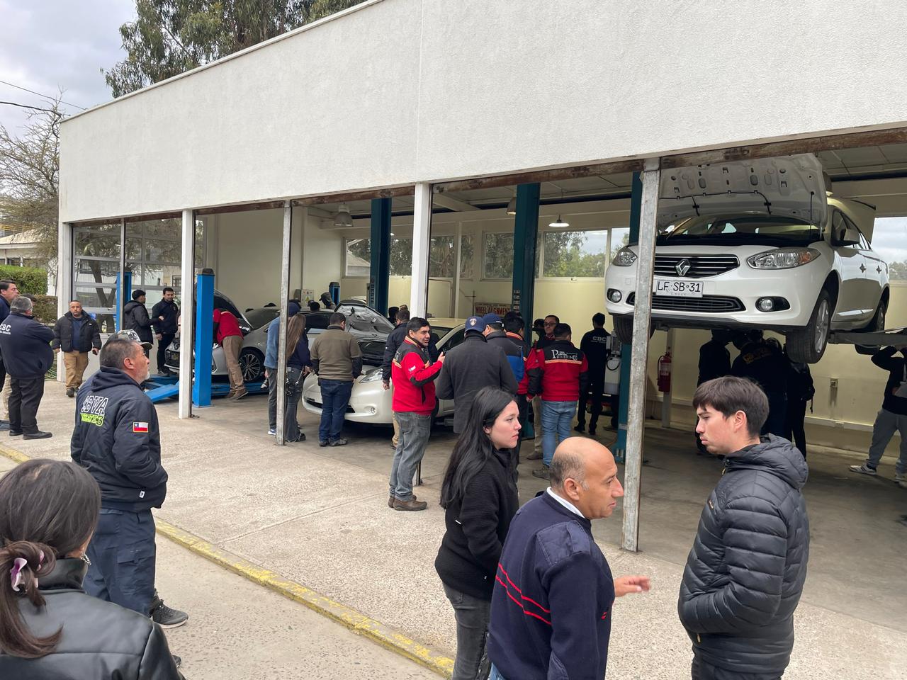 Fortaleciendo las capacidades nacionales: Colaboramos en el Workshop de Rescate Vehicular con Nuevas Energías en Quilpué.