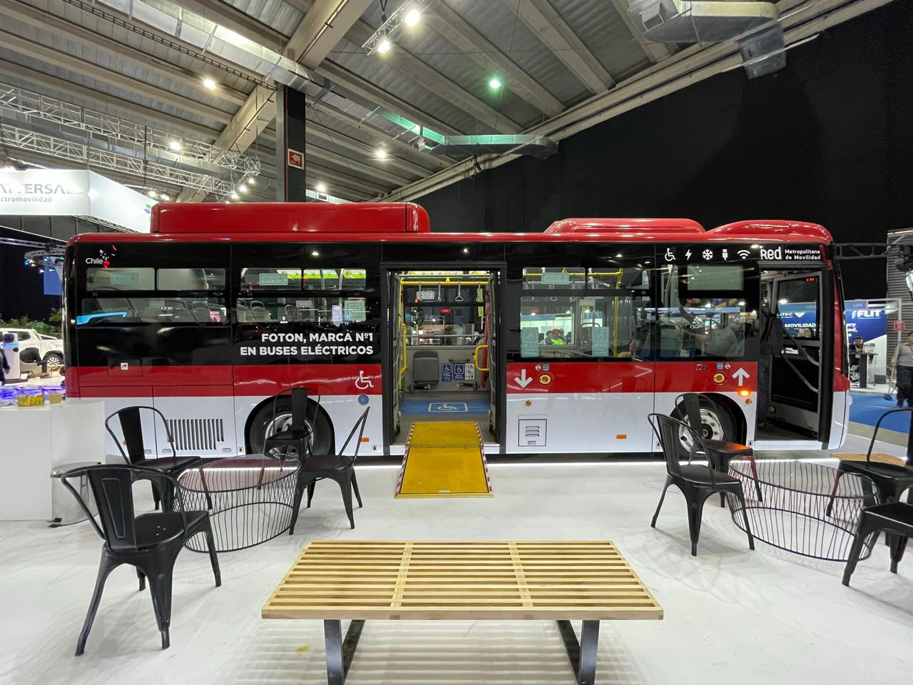 Donde la innovación se encuentra con la seguridad: Nuestra experiencia en la Feria Experiencia E.